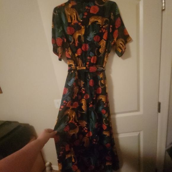 Jaguar Print Short Sleeve Jumpsuit - Picture 7 of 10